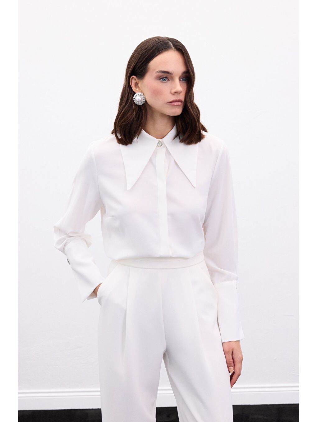 Yaka Ve Manşet Aksesuarlı Gömlek - Ekru-3