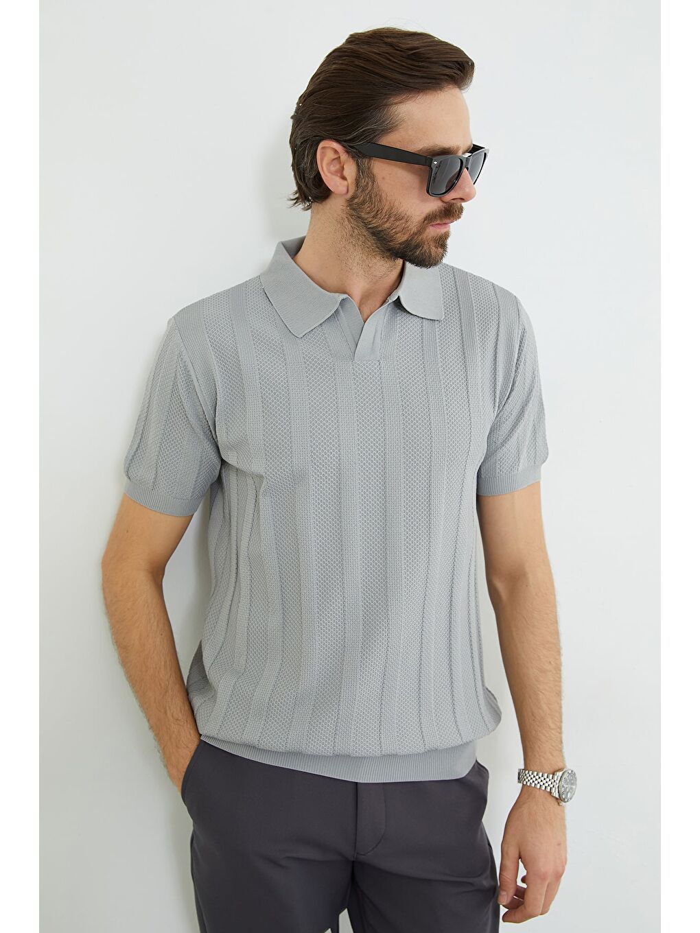 Gri Desenli Apaş Yaka Triko Tişört-2