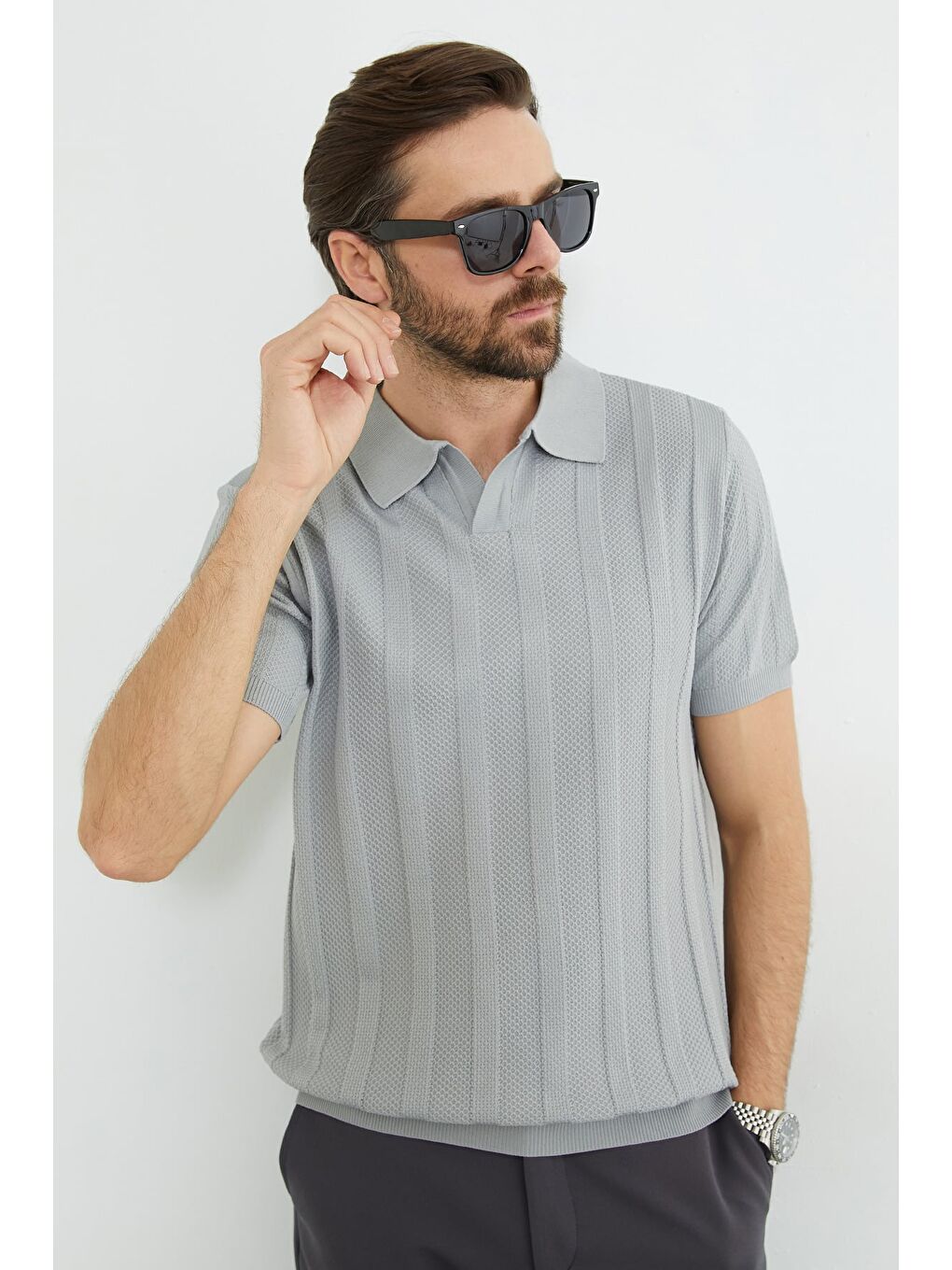 Gri Desenli Apaş Yaka Triko Tişört-4