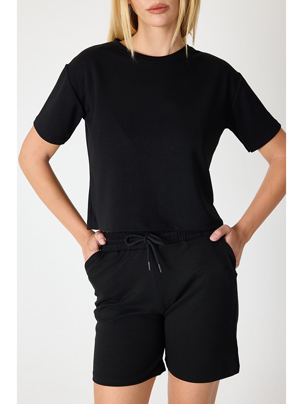 Siyah Kadın Bisiklet Yaka Kısa Kol Şort Takım 2995-3