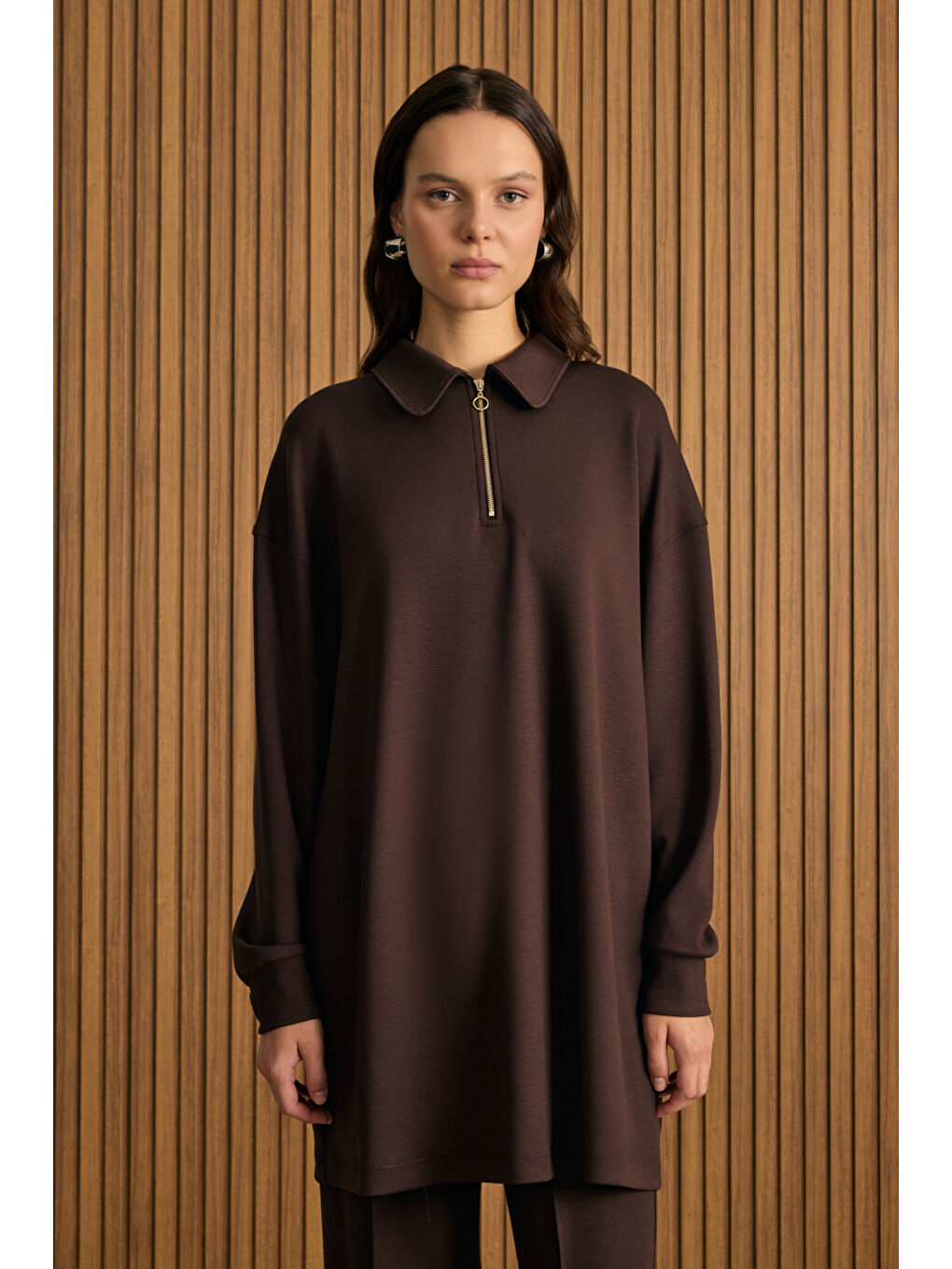 Kahverengi Yakası Fermuarlı Sweatshirt