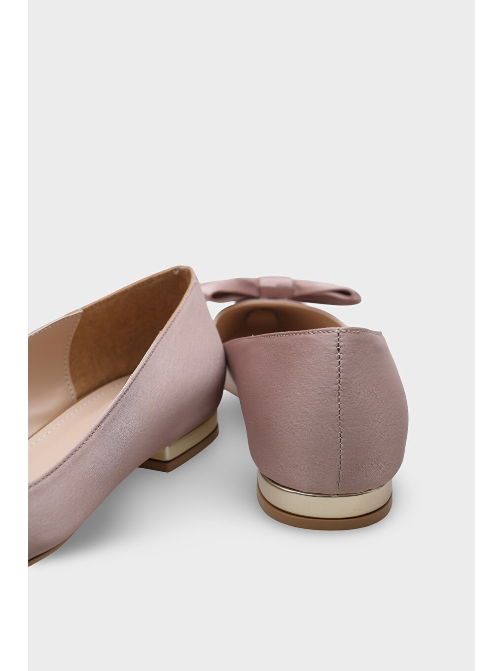 Bej Zelma Sivri Burunlu Kısa Topuklu Fiyonklu Saten Kadın Babet-3