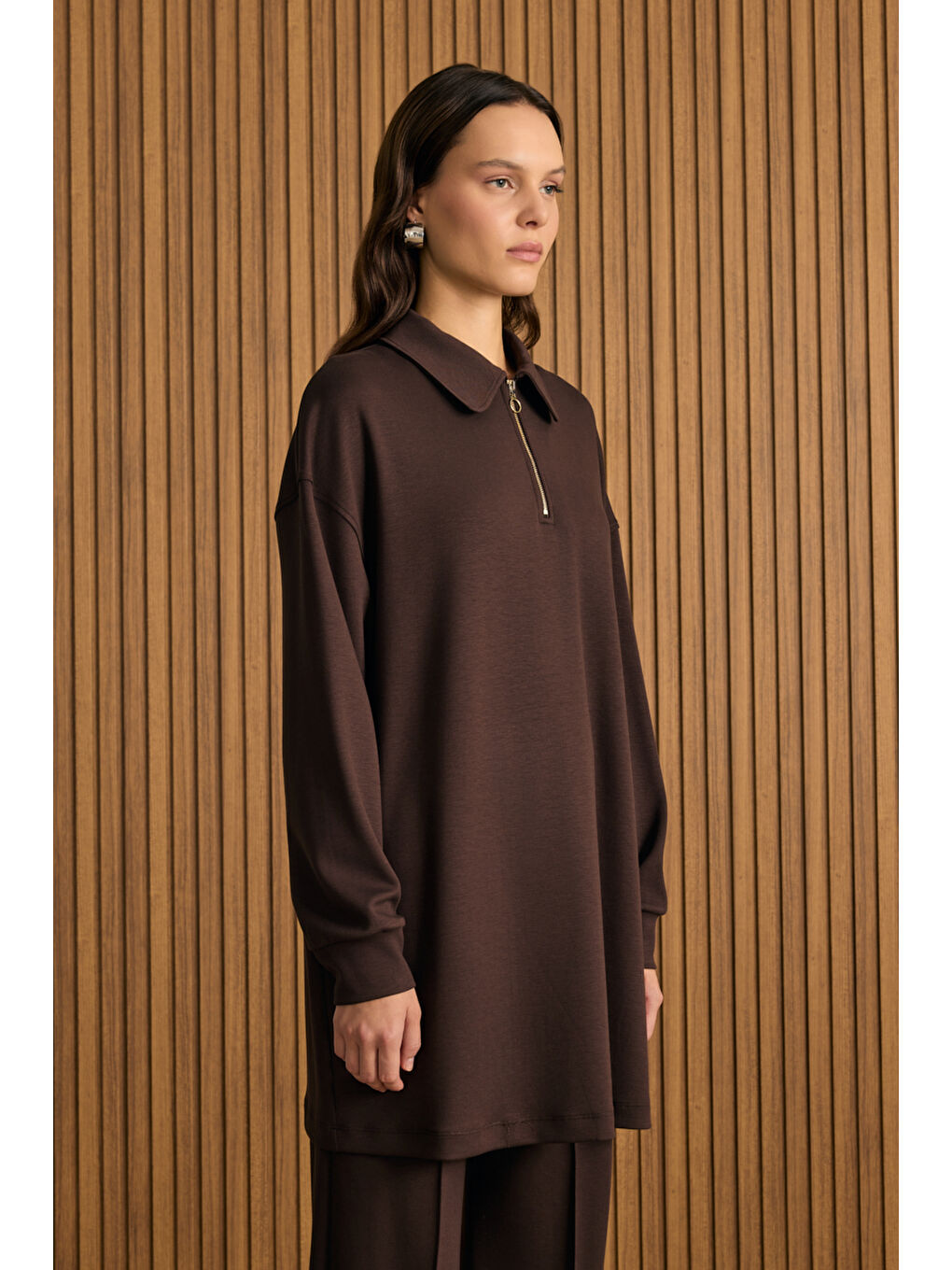 Kahverengi Yakası Fermuarlı Sweatshirt-1