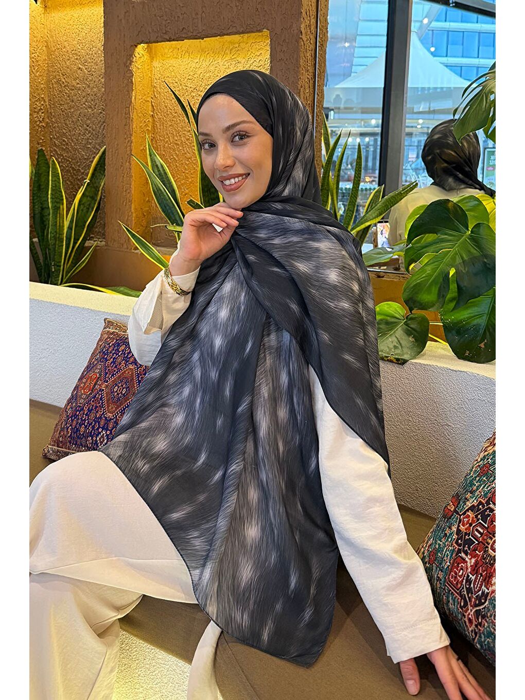 Ceylan Desen Soft Şal Siyah-1