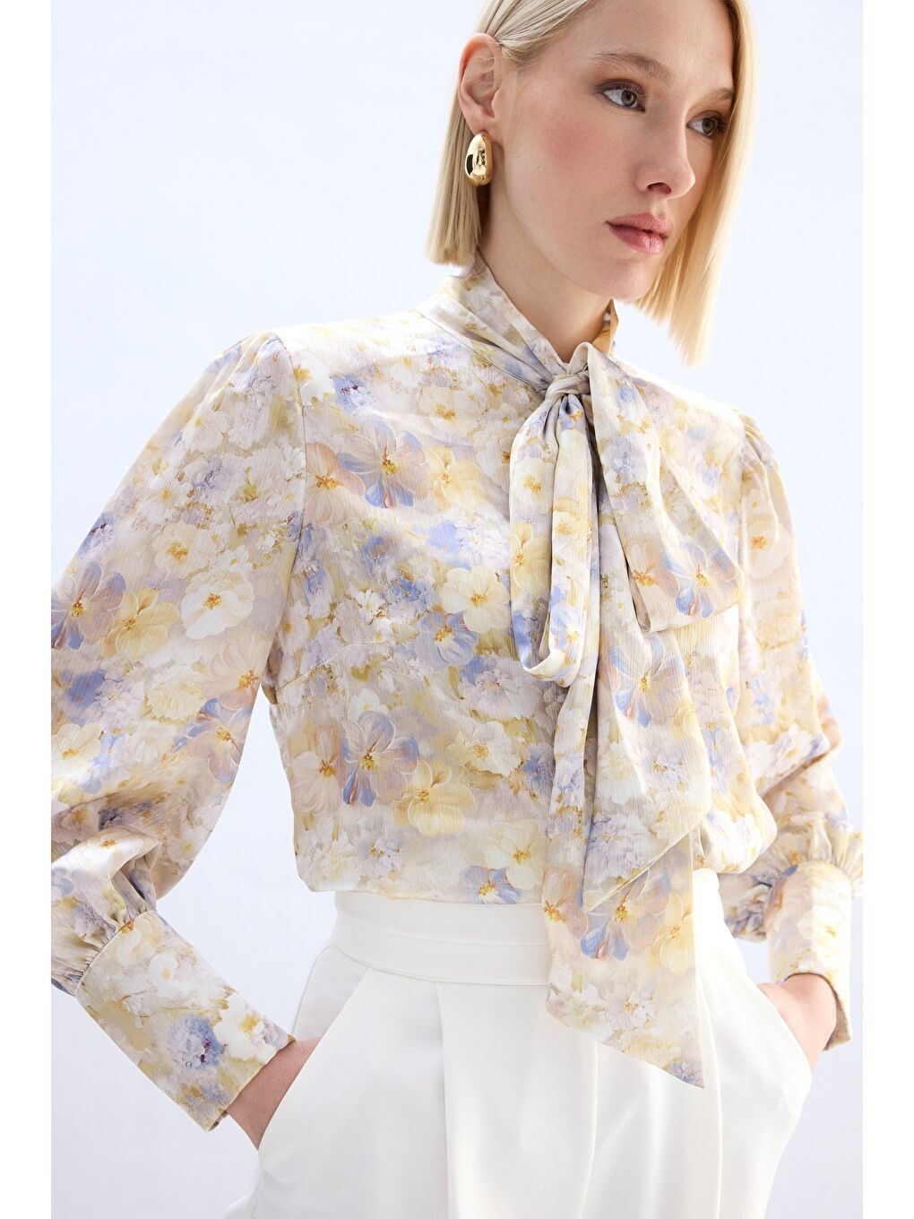 Çiçek Desenli Fularlı Gömlek - Sarı
