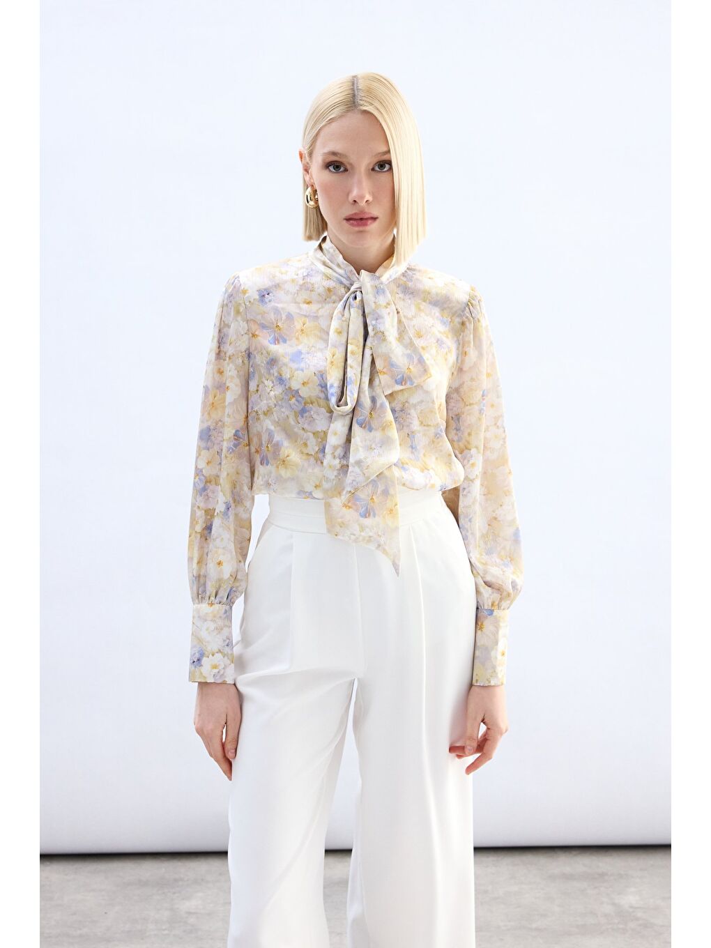 Çiçek Desenli Fularlı Gömlek - Sarı-1