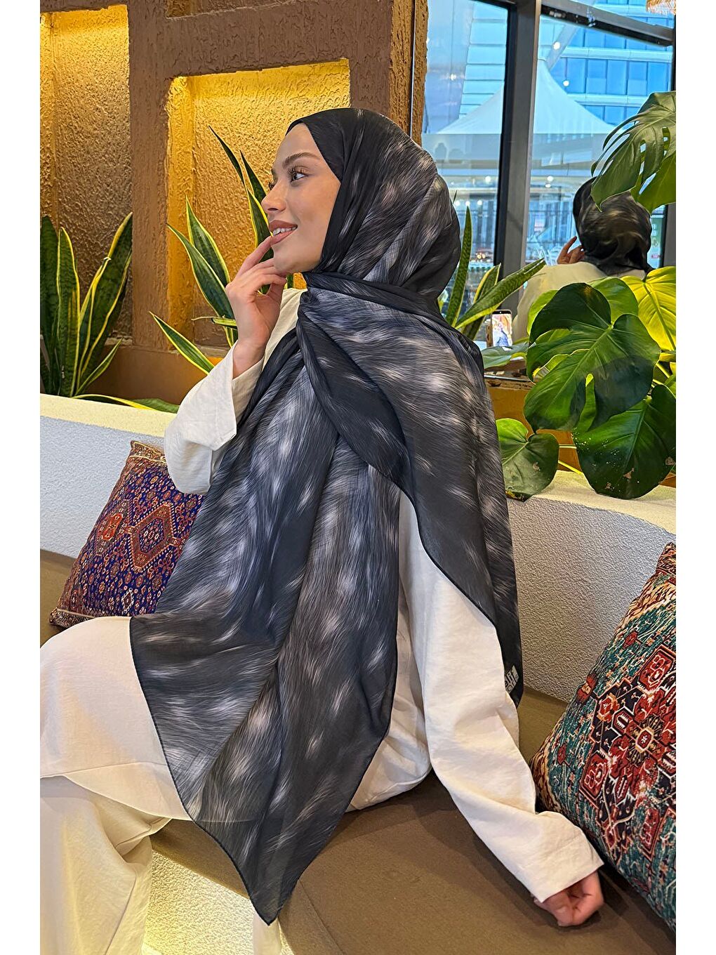 Ceylan Desen Soft Şal Siyah-2