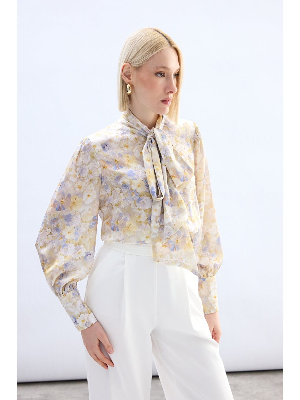 Çiçek Desenli Fularlı Gömlek - Sarı-2