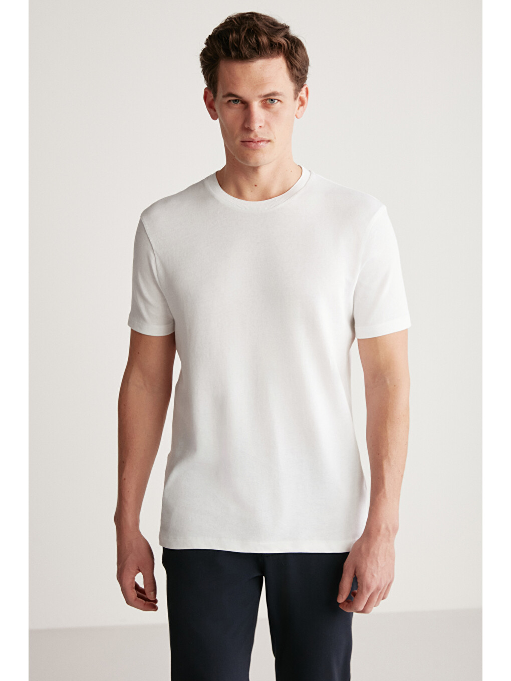 Erkek Slim Fit Triko Görünümlü Kumaşlı Triko Yakalı Kalın Dokulu Beyaz Tişört-2