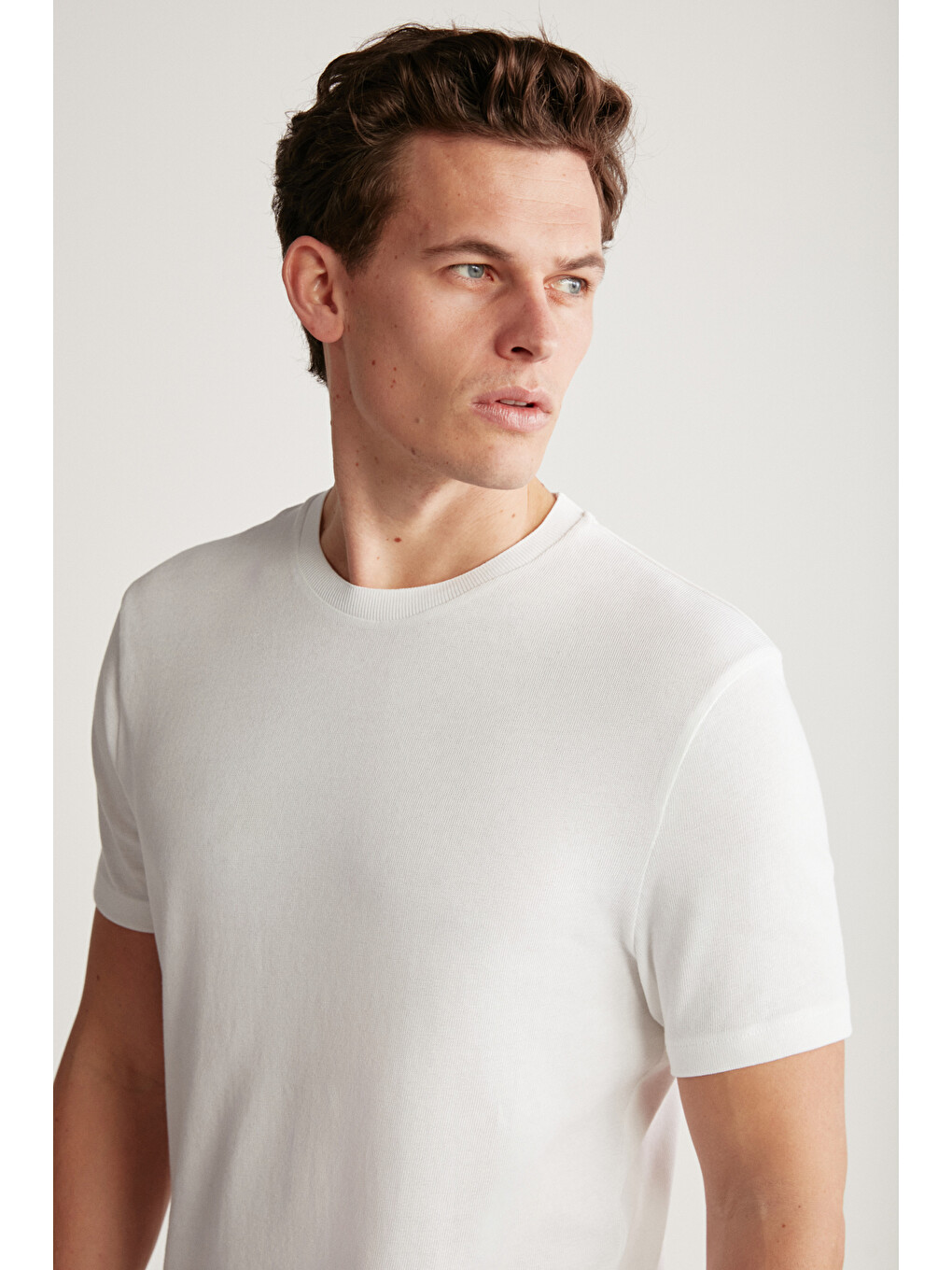 Erkek Slim Fit Triko Görünümlü Kumaşlı Triko Yakalı Kalın Dokulu Beyaz Tişört-3
