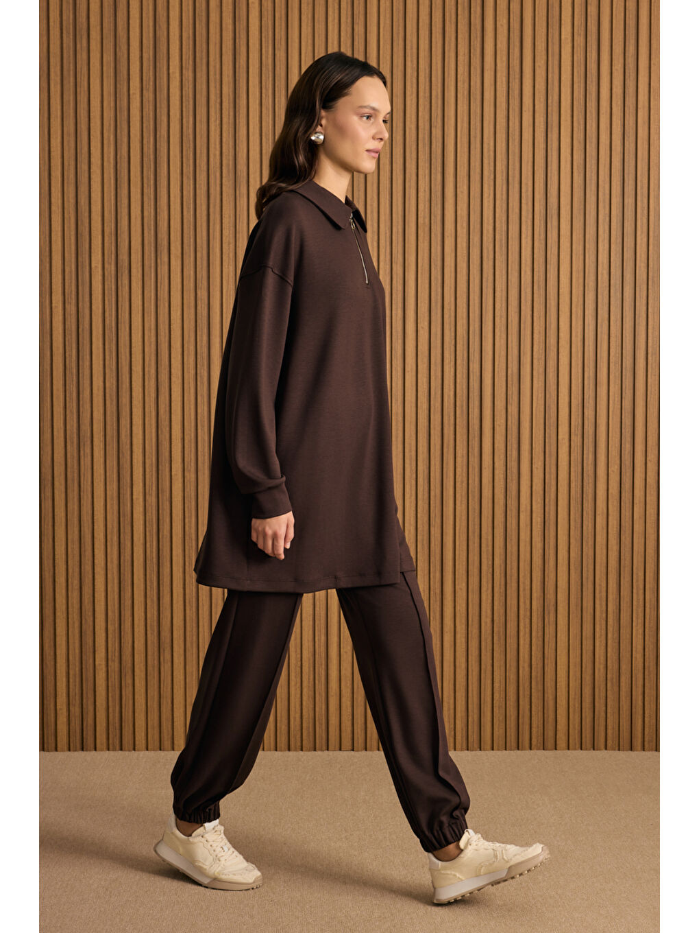 Kahverengi Yakası Fermuarlı Sweatshirt-2