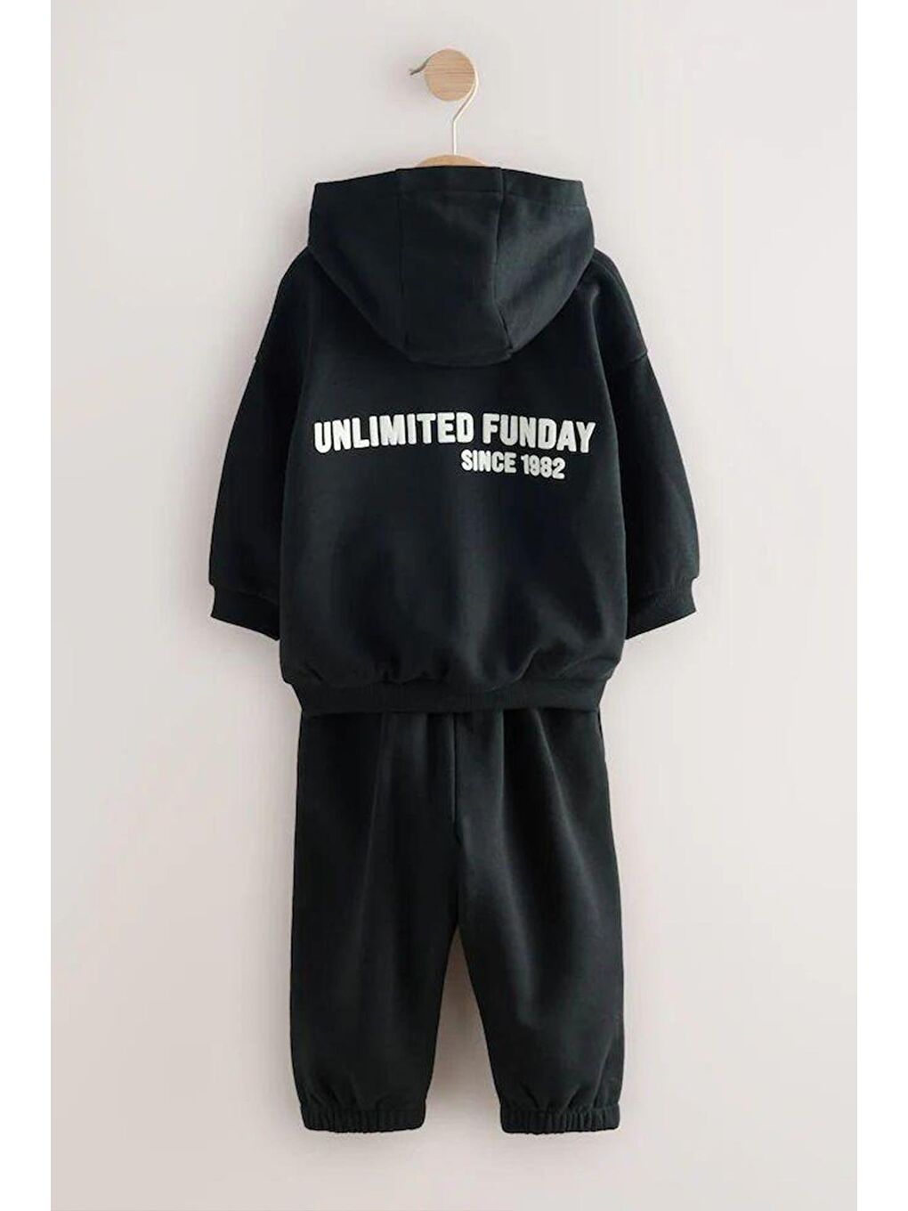 Siyah Erkek Çocuk Kapüşonlu Baskılı 3 İplik Pamuklu Kumaş Alt Üst Takım-1