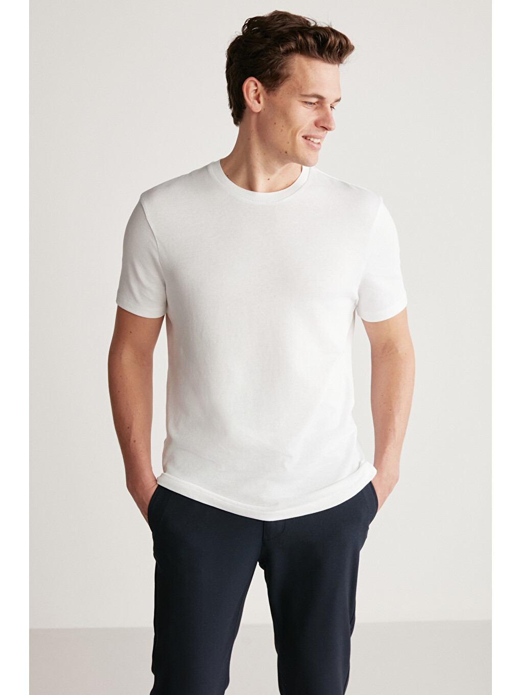 Erkek Slim Fit Triko Görünümlü Kumaşlı Triko Yakalı Kalın Dokulu Beyaz Tişört-4