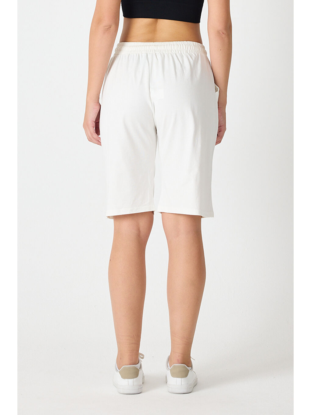 Ekru Kadın Yan Cepli Şort 2999-4