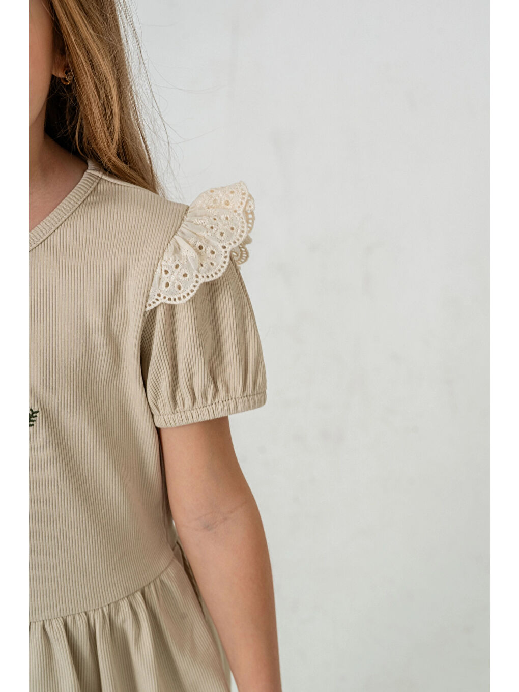 Bej Çiçek Nakışlı Brode Detaylı Kız Çocuk Elbise 50974-2