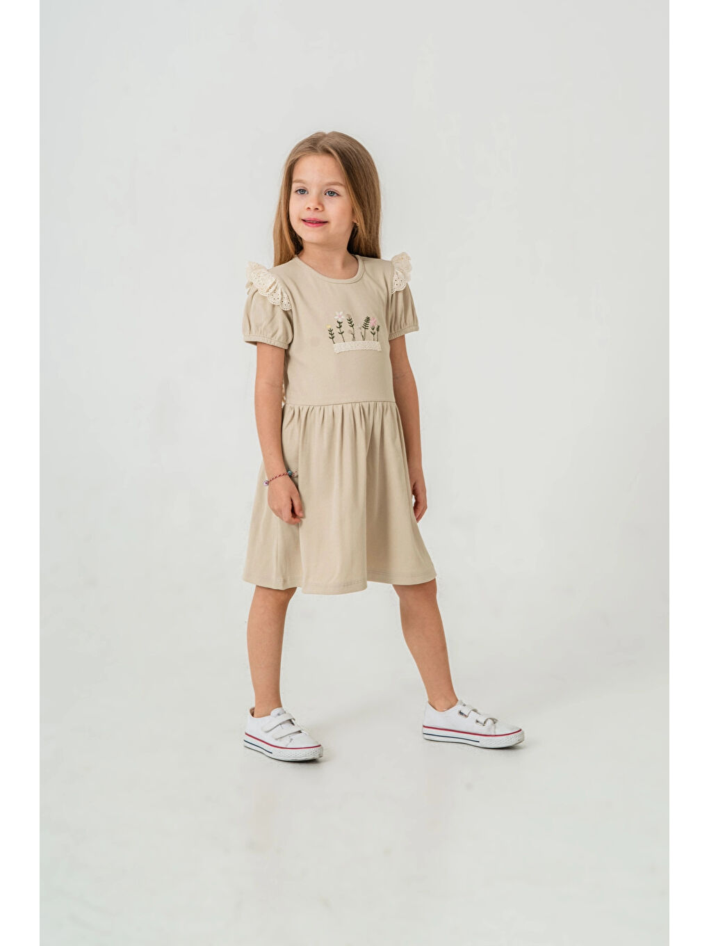 Bej Çiçek Nakışlı Brode Detaylı Kız Çocuk Elbise 50974-3