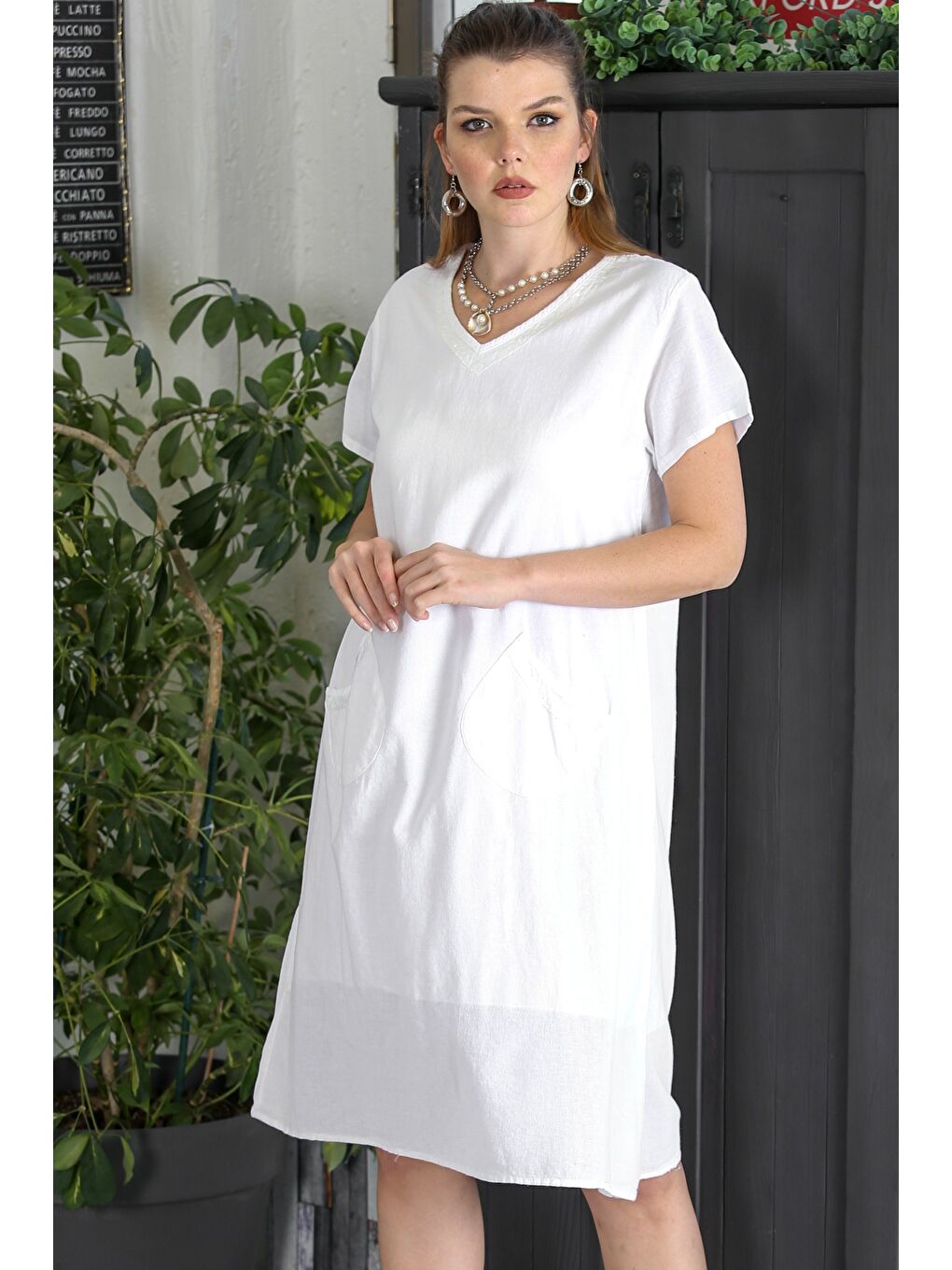 Beyaz V Yaka Kısa Kol Çift Cepli Astarlı Yıkamalı Casual Şile Bezi Dokuma Elbise-2