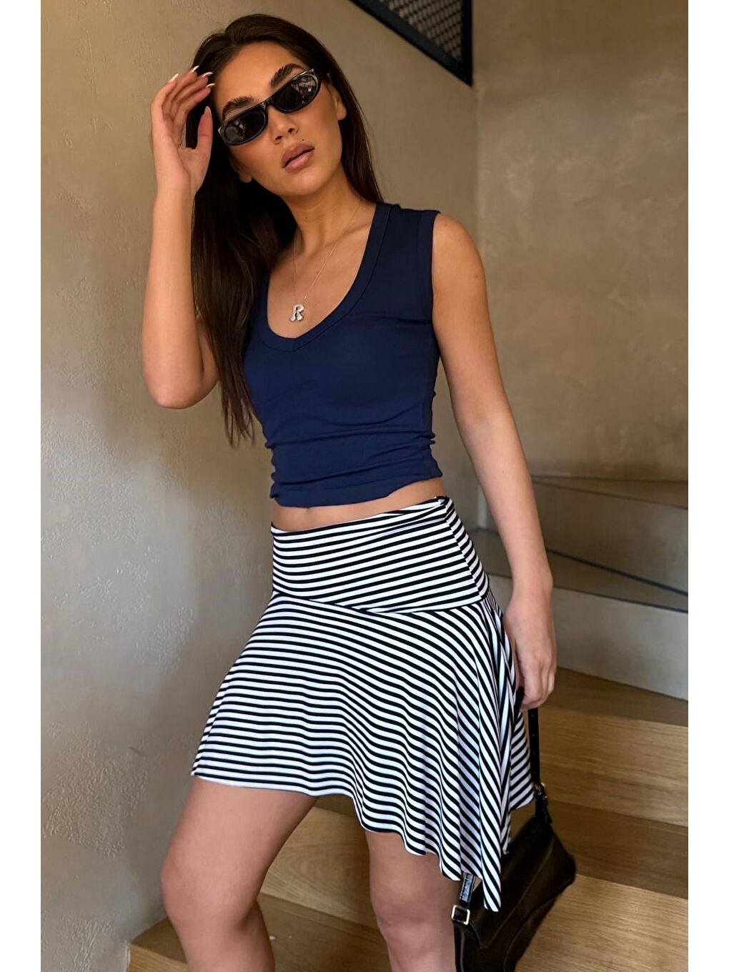 Lacivert Çizgili Asimetrik Çizgili Etek Mg2698-1