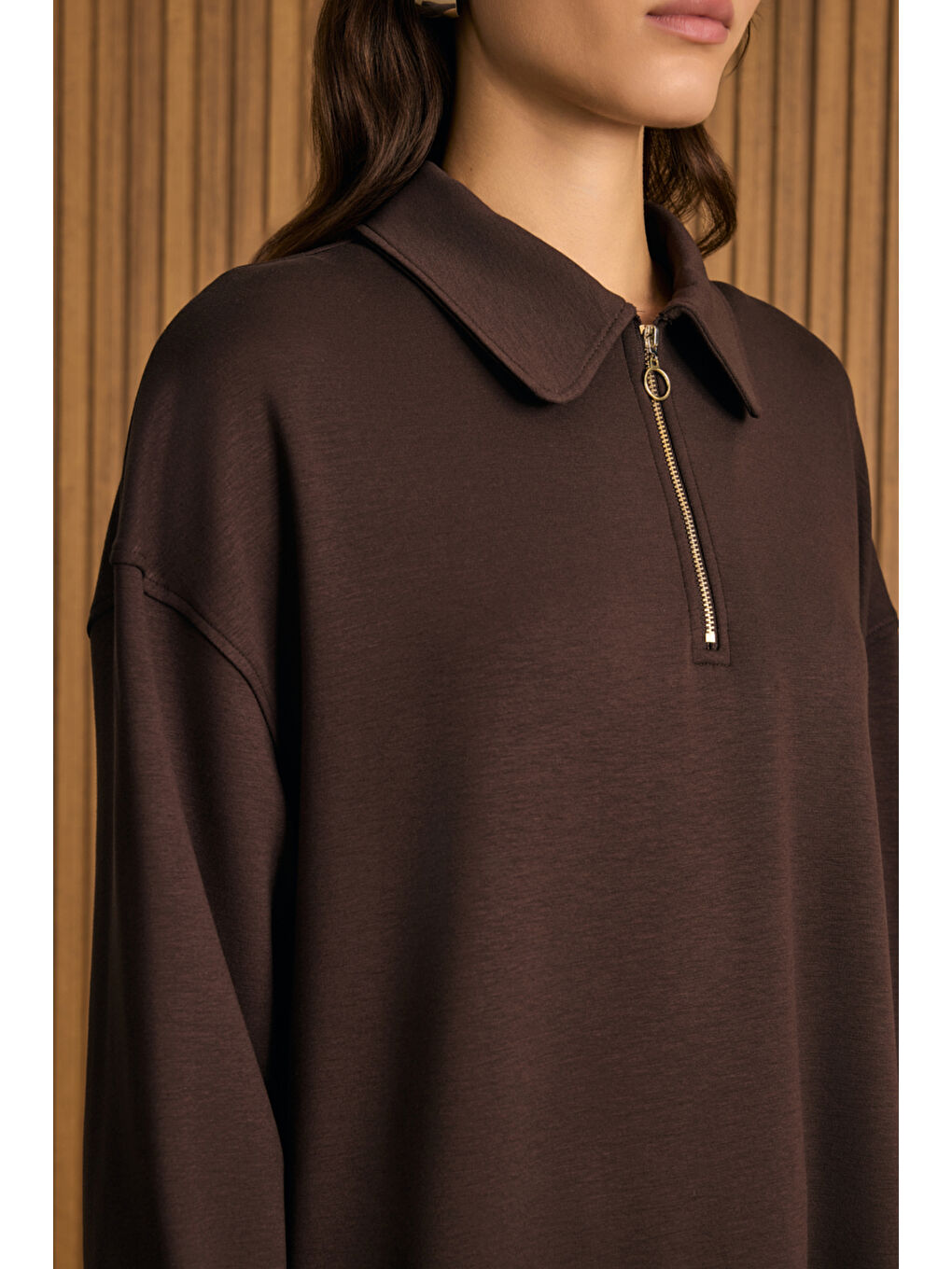 Kahverengi Yakası Fermuarlı Sweatshirt-3
