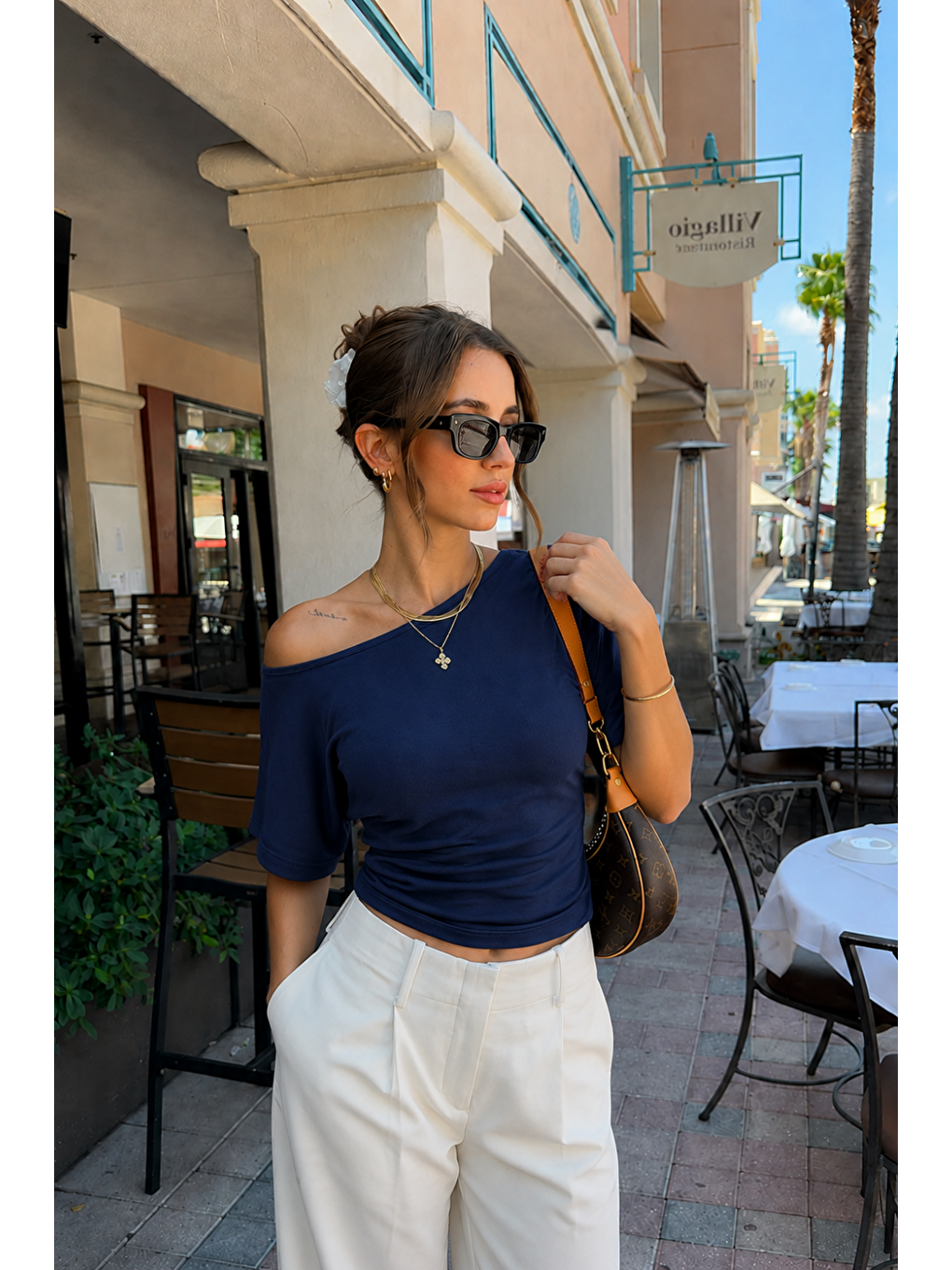 Kadın Omuz Detaylı Kayık Yaka Lacivert Bluz-3