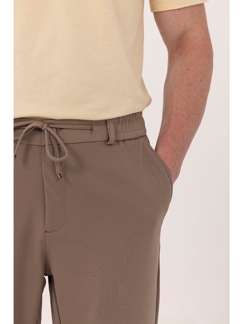 Bej Vizon Dokulu Arka Lastikli Köprü Kemerli Bağcıklı Slim Fit Jogger Pantolon-3