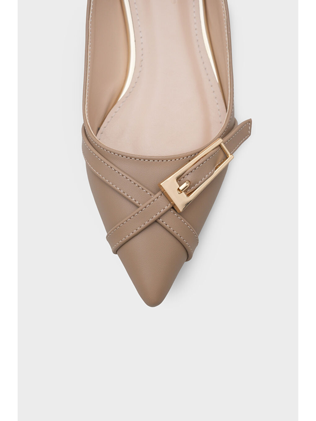 Bej Karry Sivri Burunlu Kısa Topuklu Metal Aksesuarlı Kadın Babet-2