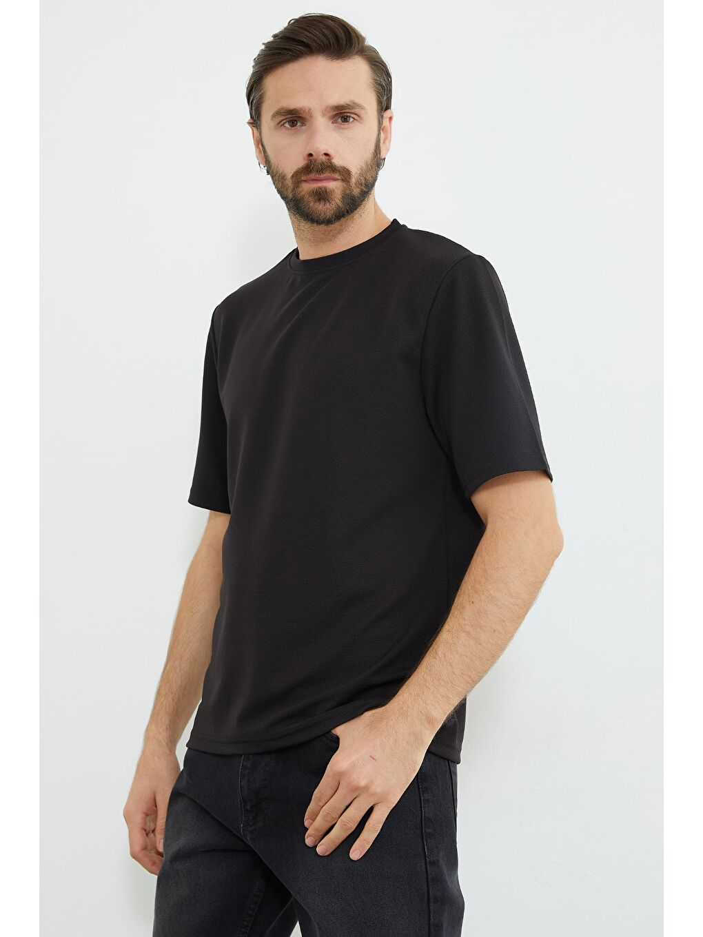 Siyah Basic Bisiklet Yaka Tişört