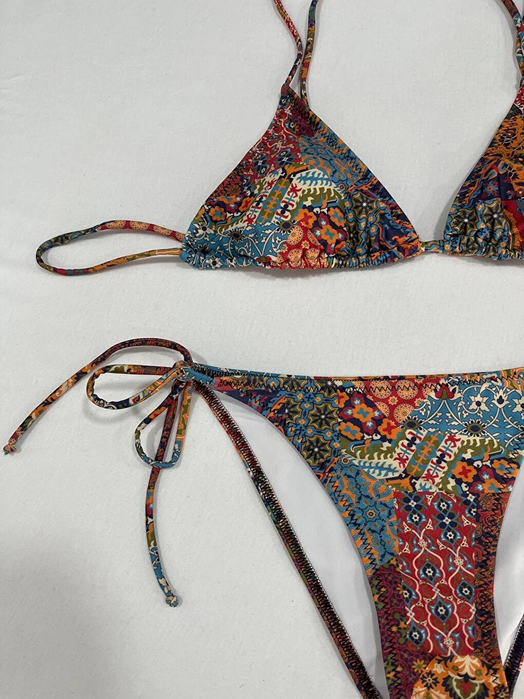 Kadın Kahverengi Etnik Desen Boyundan İp Bağlamalı Üçgen Bikini Takımı HZL25S-LC5005-2