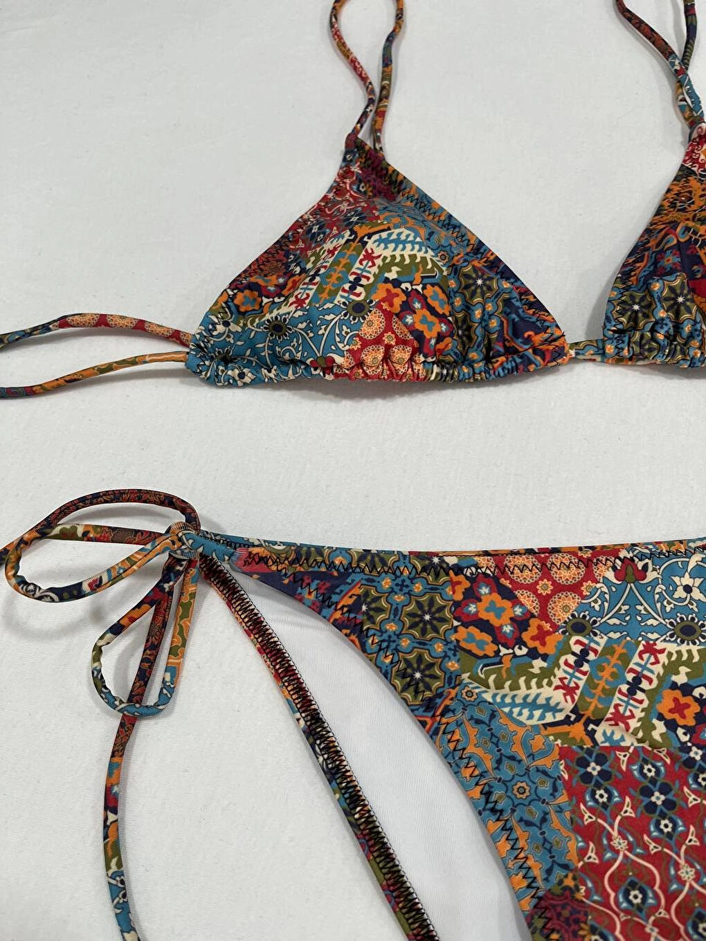 Kadın Kahverengi Etnik Desen Boyundan İp Bağlamalı Üçgen Bikini Takımı HZL25S-LC5005-3