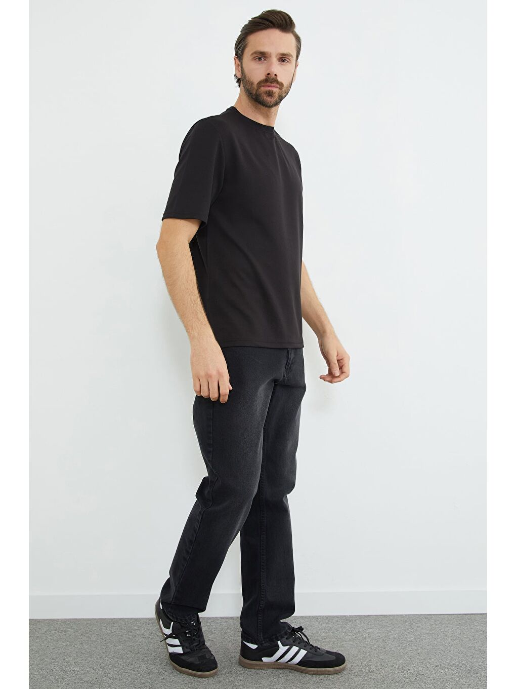 Siyah Basic Bisiklet Yaka Tişört-2