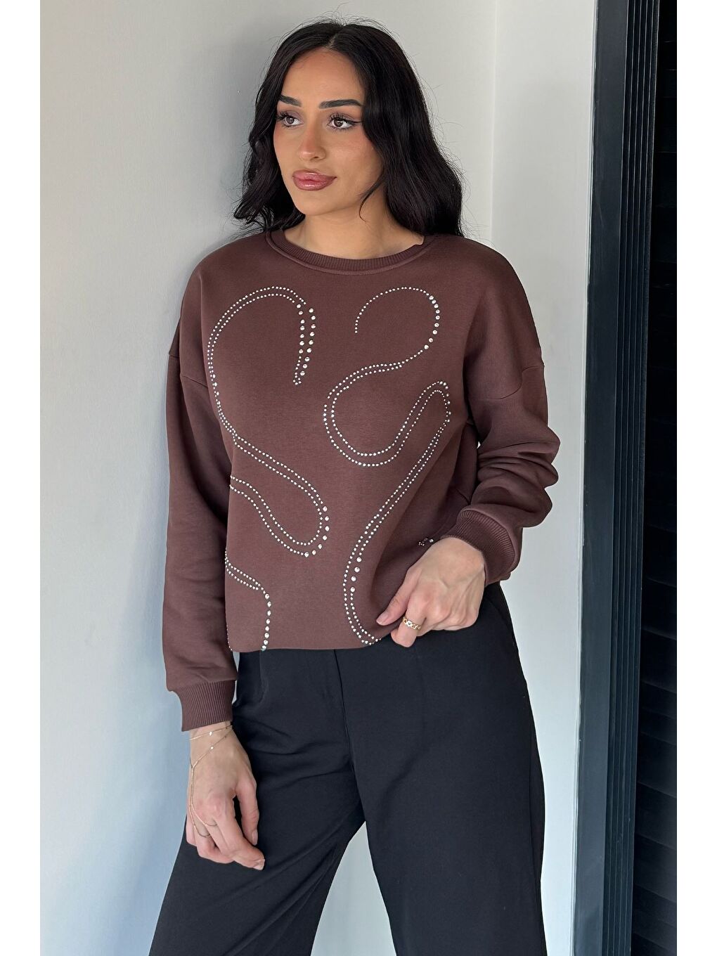 Kahverengi Kadın Taşlı Bisiklet Yaka Şardonlu Sweatshirt