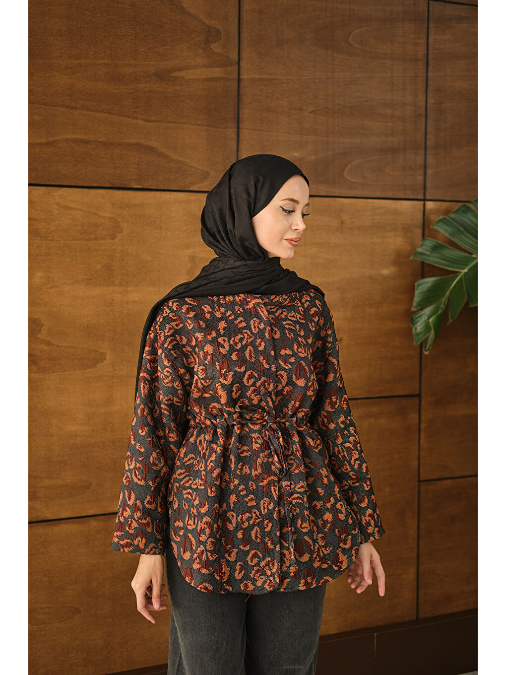 Kadın Yaprak Desen Beli Lastikli Ceket Kahverengi-2