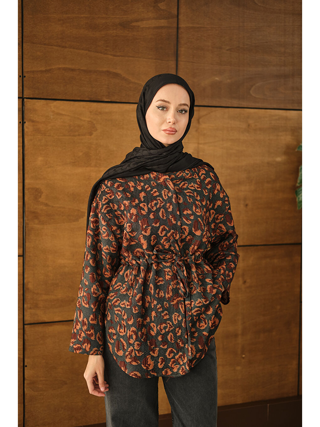 Kadın Yaprak Desen Beli Lastikli Ceket Kahverengi-4