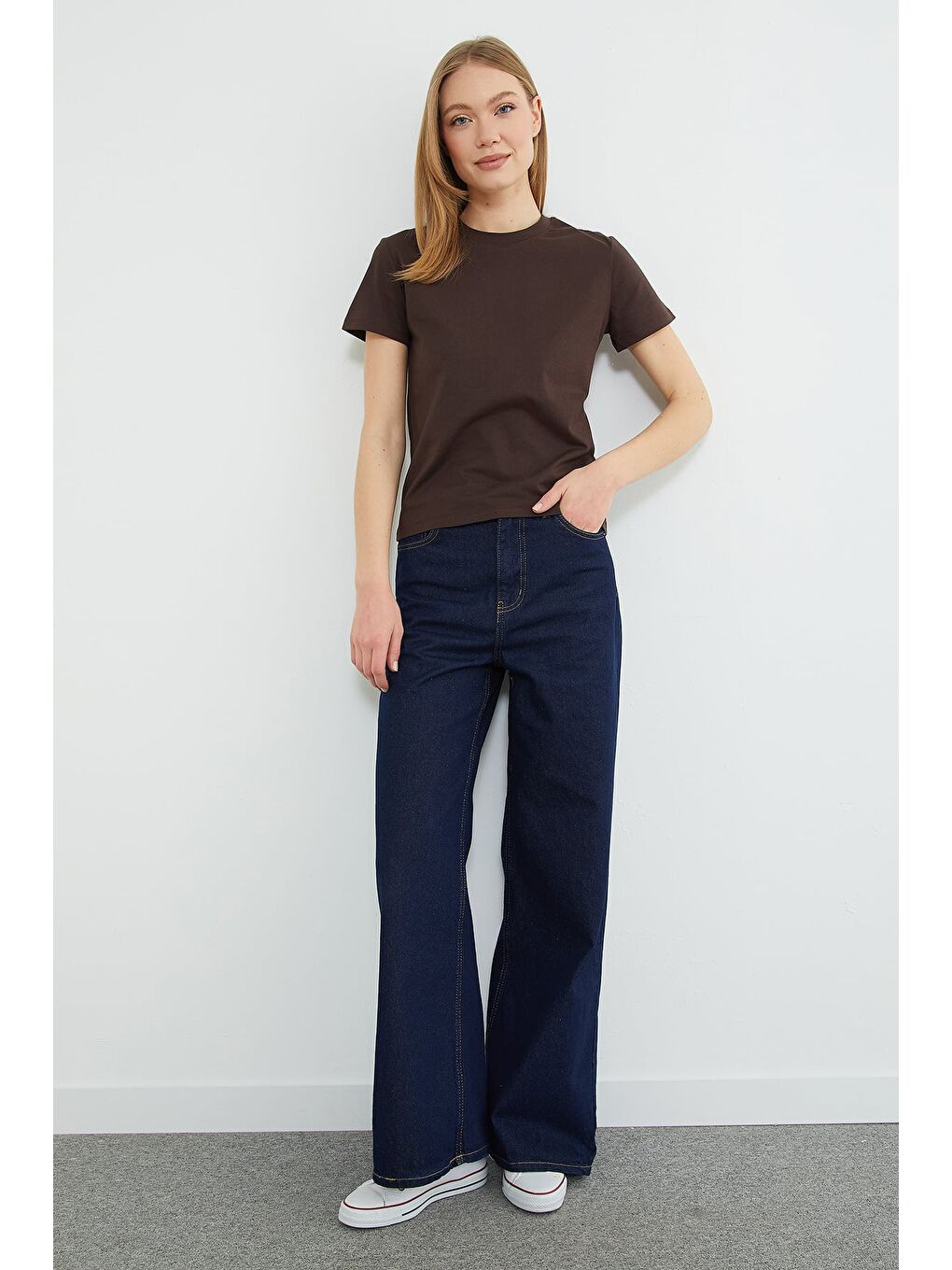 Kahverengi Basic Bisiklet Yaka Tişört-2