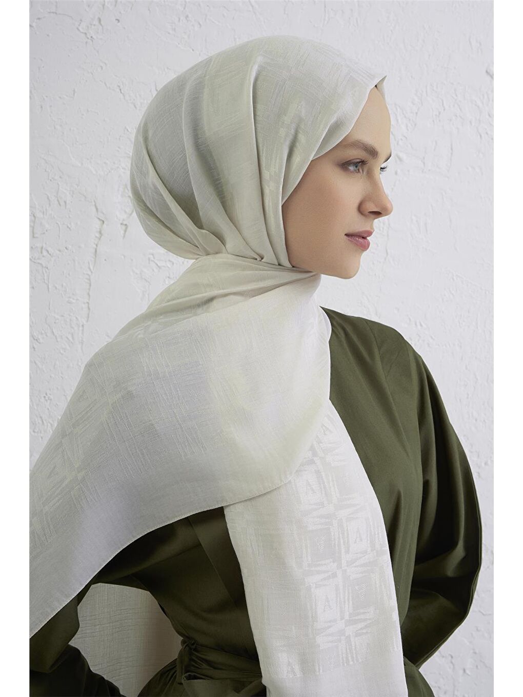 Ekru Lyocell Naia Kare Monogram Şal 6 17-2