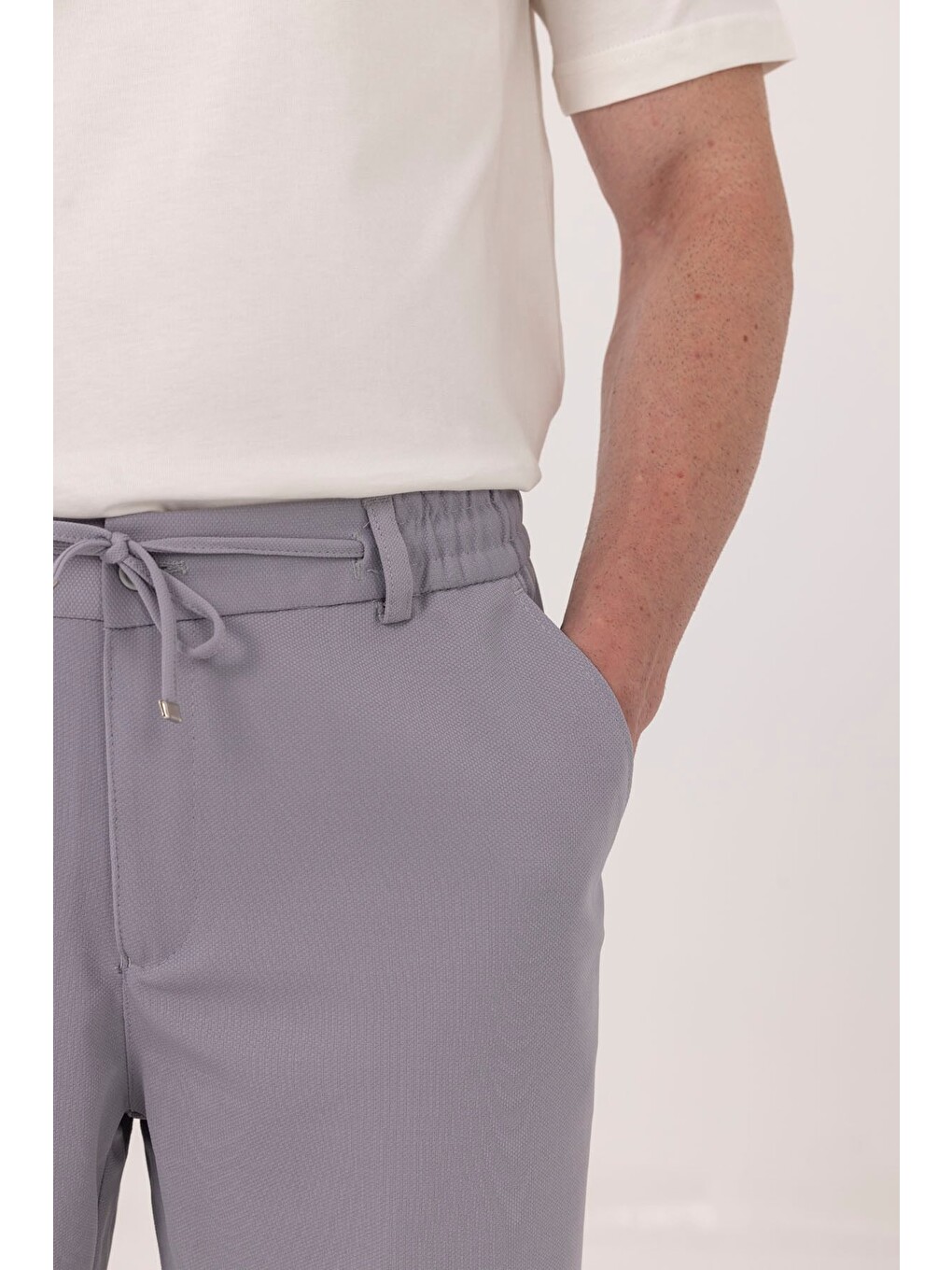 Gri Dokulu Arka Lastikli Köprü Kemerli Bağcıklı Slim Fit Jogger Pantolon-3
