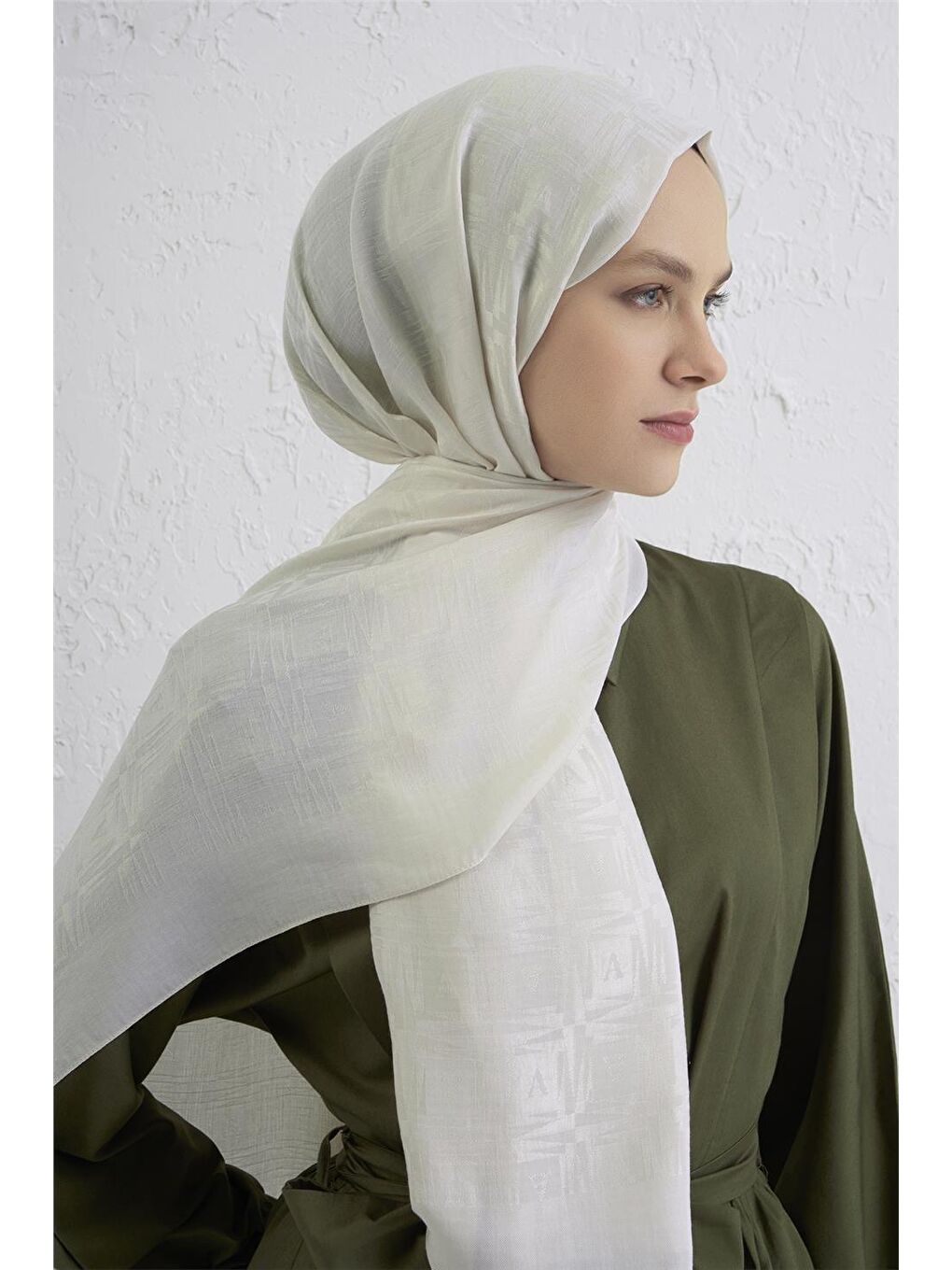 Ekru Lyocell Naia Kare Monogram Şal 6 17-3