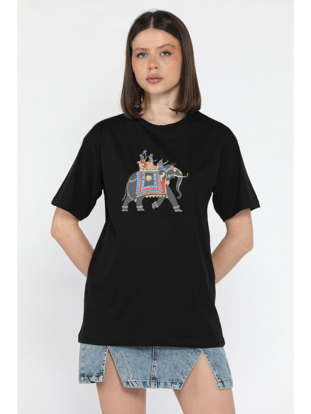 Siyah Baskılı Taşlı Kadın Tişört-1