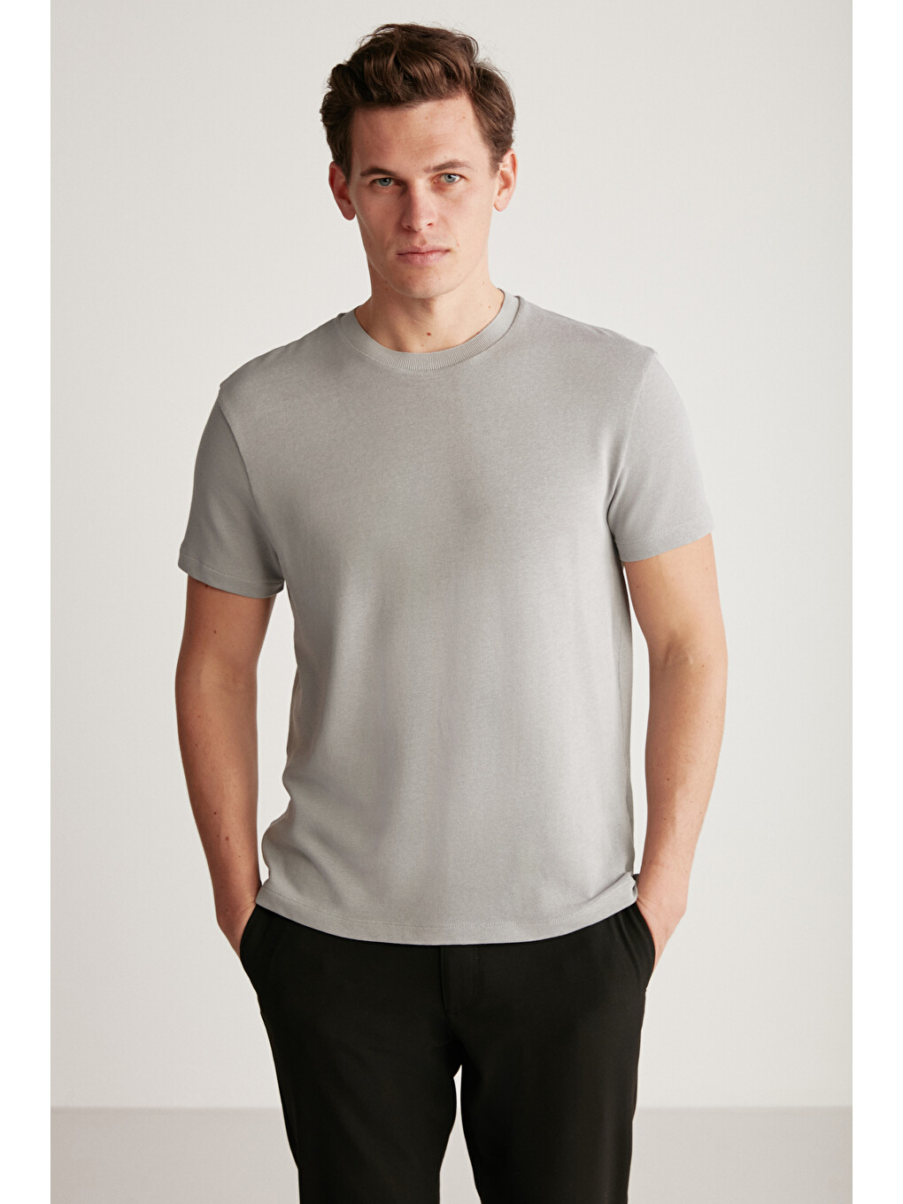 Erkek Slim Fit Triko Görünümlü Kumaşlı Triko Yakalı Kalın Dokulu Gri Tişört