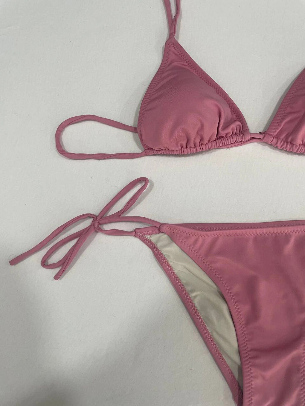 Pembe Kadın Gül Kurusu Boyundan İp Bağlamalı Üçgen Bikini Takımı HZL25S-LC5005-1