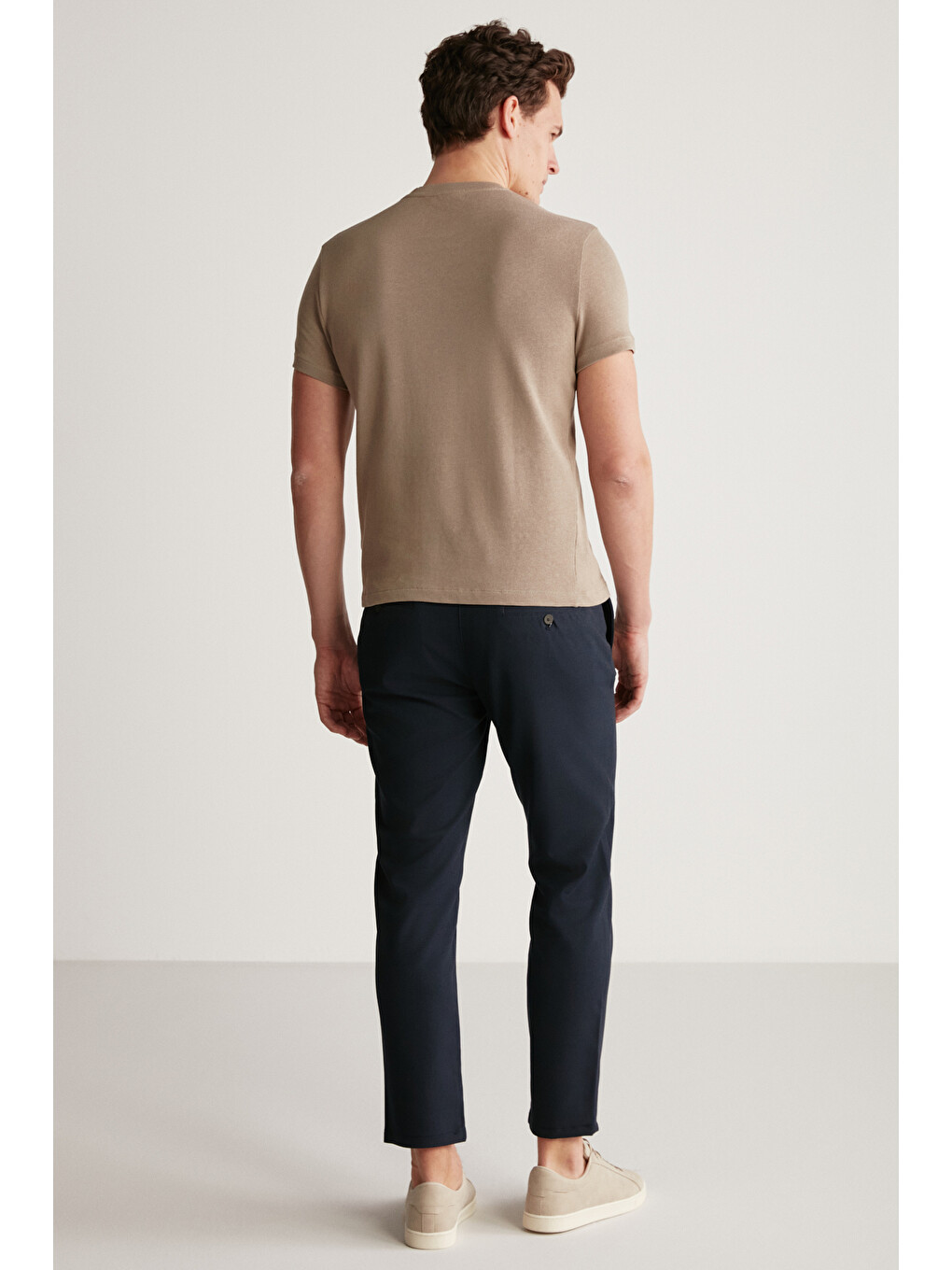 Bej Erkek Slim Fit Triko Görünümlü Kumaşlı Triko Yakalı Kalın Dokulu Vizon Tişört-5