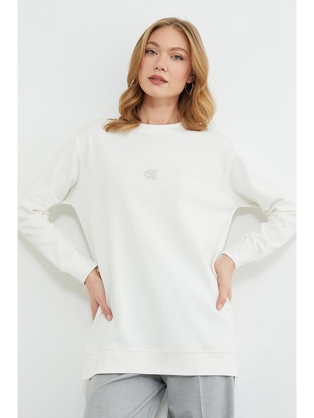 Ekru Fullamodest Lotus Çiçeği Kabartmalı Oversize Tunik-4