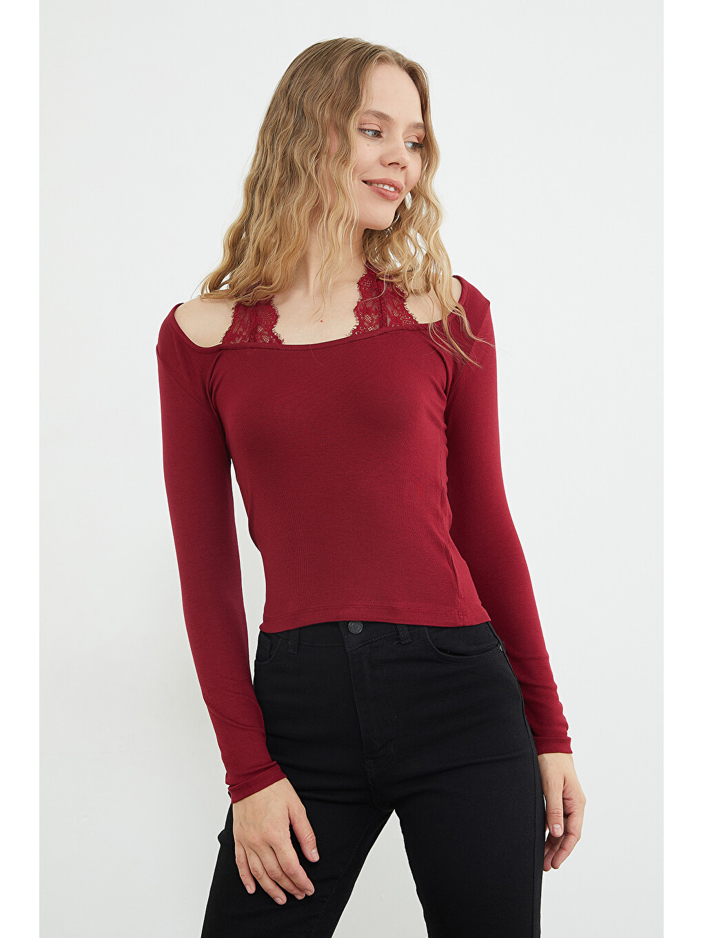Bordo Dantel Boyundan Bağlama Detaylı Slim Fit Bluz-1