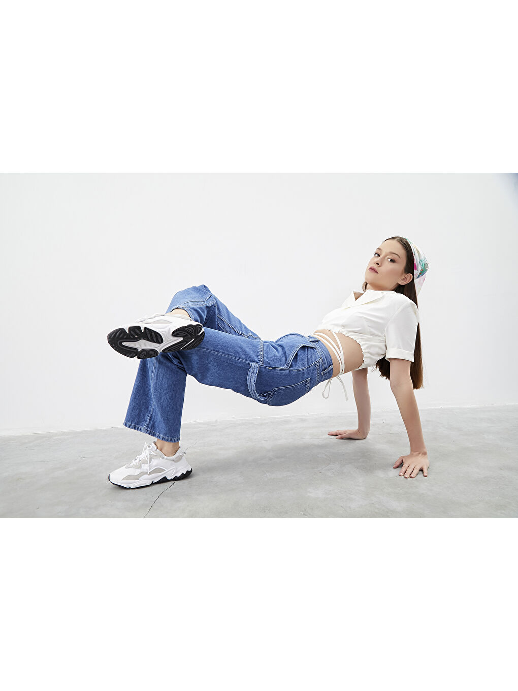 Kadın Mavi Renk Önü Parçalı Panel Detaylı Wide Leg Mom Fit Denim-3