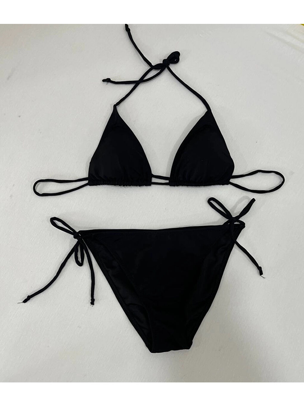 Kadın Siyah Boyundan İp Bağlamalı Üçgen Bikini Takımı HZL25S-LC5005