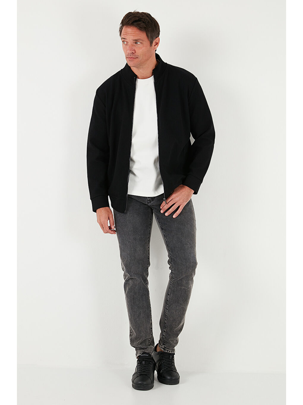 Siyah Pamuklu Regular Fit Dik Yaka Fermuarlı Sweatshirt Hırka 5901077-1