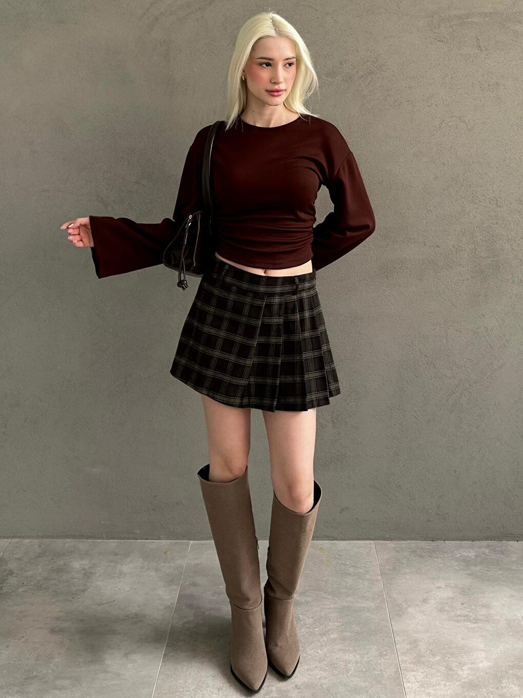 Kahverengi %100 Pamuklu Ekose Desen Pileli Mini Şort Etek Mg2629