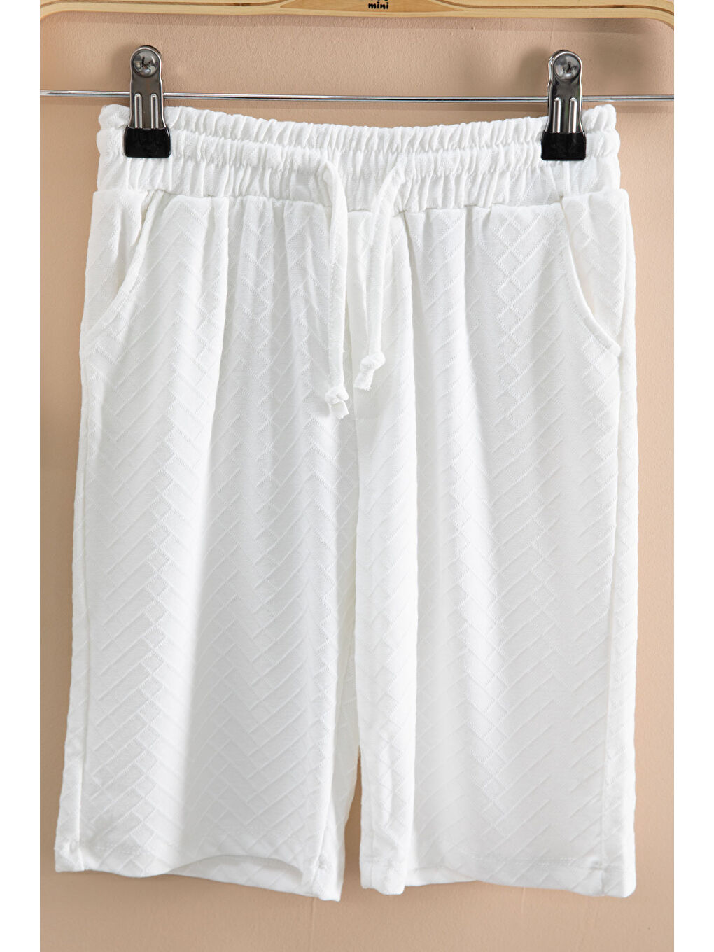 Ekru Çizgi Desenli Bisiklet Yaka Tişörtlü Erkek Çocuk Şortlu Takım 20787-4