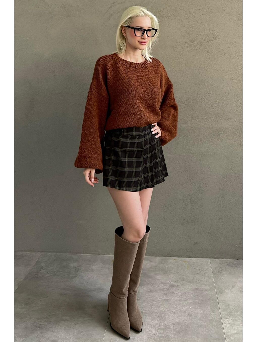 Kahverengi %100 Pamuklu Ekose Desen Pileli Mini Şort Etek Mg2629-3