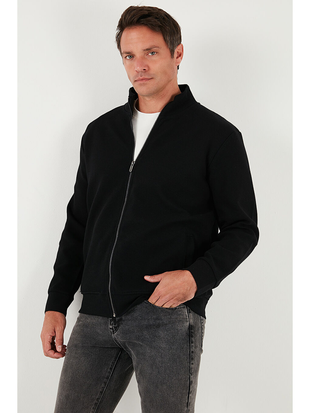 Siyah Pamuklu Regular Fit Dik Yaka Fermuarlı Sweatshirt Hırka 5901077-5